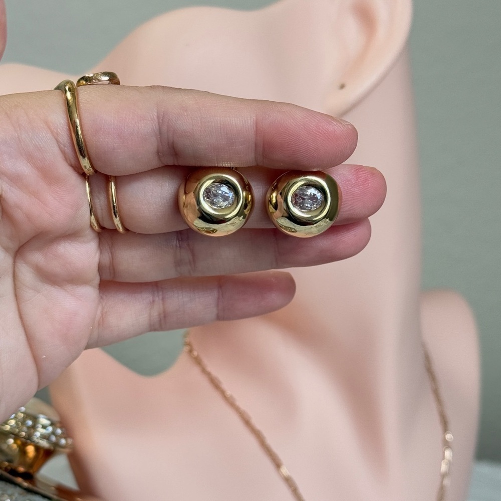 Italian Design Gold Stud Brass Earrings With Crystal - Picture 6 of 8